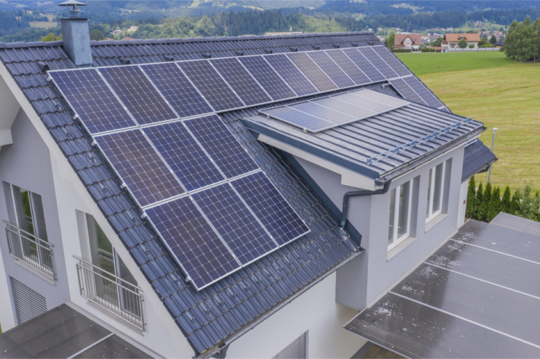 fotowoltaika na dachu domu jednorodzinnego